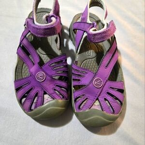 Size 1 Keen Girls Purple Sandals for Outdoor Outings. Velcros. Inside Toe Covers